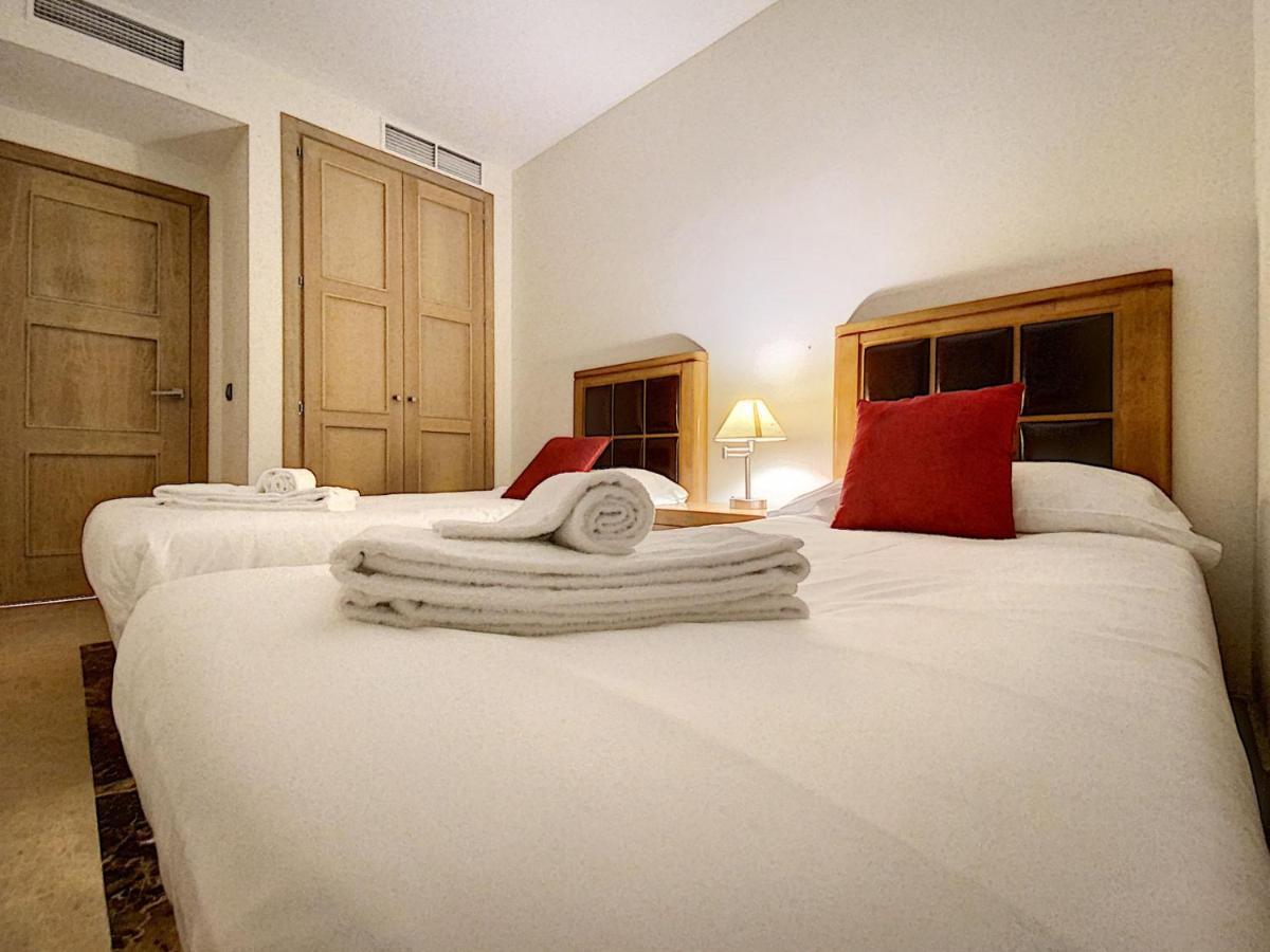 Lovely Apartment With Pool & Sea Views - Marina Del Castillo 2129 Manilva Exteriör bild